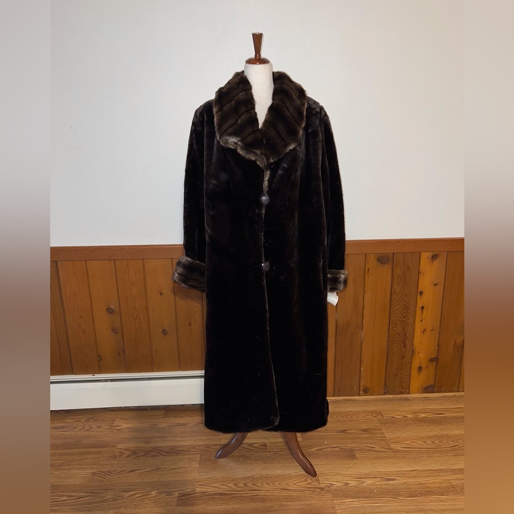 Beautiful New Vintage 1980s/90s Tissavel Faux Fur Coat!